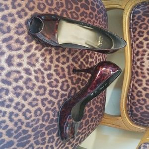 Stuart Weitzman, Peep Toe, Tortoise Heel